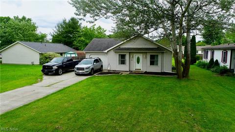 360 Hickory Run, Lagrange, OH 44050 photo 2