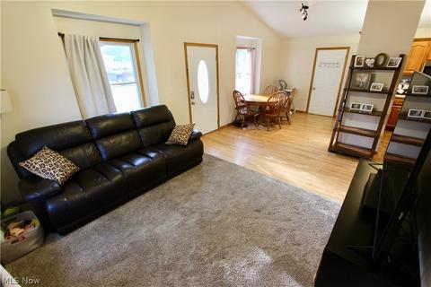 360 Hickory Run, Lagrange, OH 44050 photo 10