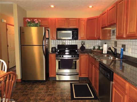210 S Gln, Elyria, OH 44035 photo 6