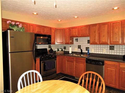 210 S Gln, Elyria, OH 44035 photo 5
