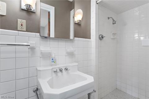 605 Washington Ave, Elyria, OH 44035 photo 16