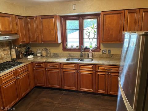 30 Cathy Way, Youngstown, OH 44512 photo 6