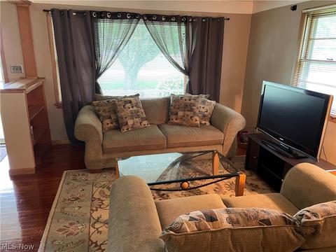 30 Cathy Way, Youngstown, OH 44512 photo 3