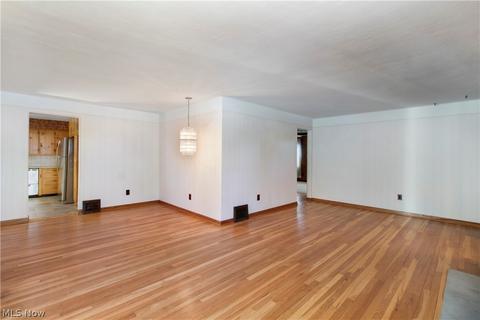 433 Poplar St, Elyria, OH 44035 photo 6