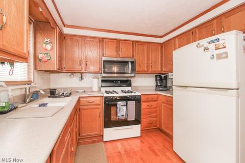 1860 E 37th St, Lorain, OH 44055 photo 10