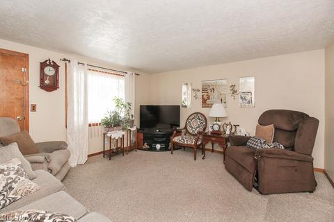 1860 E 37th St, Lorain, OH 44055 photo 4