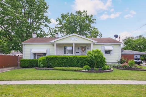 1860 E 37th St, Lorain, OH 44055 photo 1