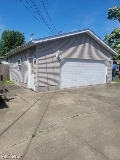 137 E 10th St, Dover, OH 44622 photo 3