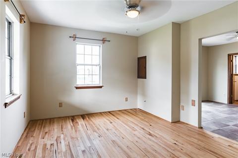 308 Scott Ave, Belpre, OH 45714 photo 5