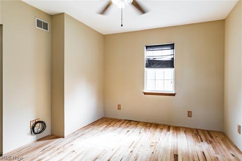 308 Scott Ave, Belpre, OH 45714 photo 9