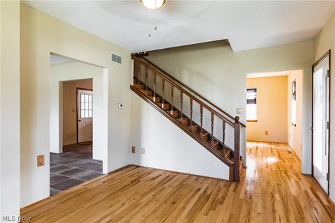308 Scott Ave, Belpre, OH 45714 photo 4