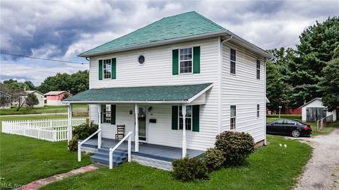 308 Scott Ave, Belpre, OH 45714 photo 2