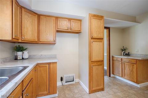 2507 Edwin Ave, Akron, OH 44314 photo 13