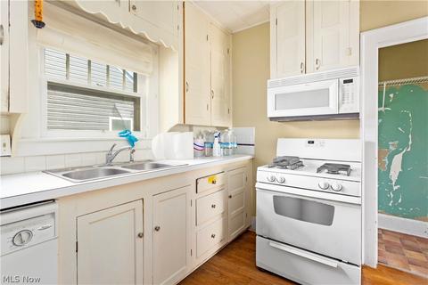 411 11th St, Elyria, OH 44035 photo 6