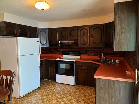 434 Hilliard Rd, Elyria, OH 44035 photo 5
