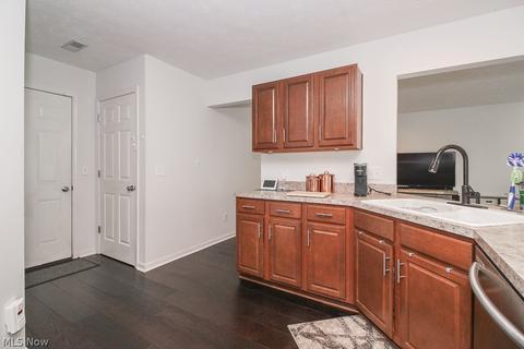 4584 Blush Ct, Lorain, OH 44053 photo 11