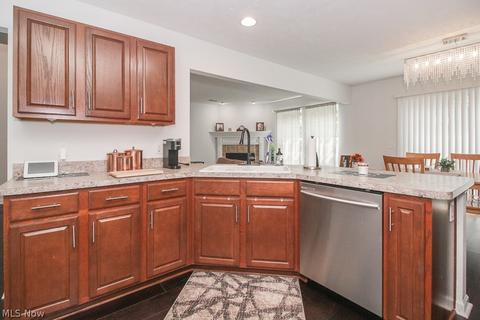 4584 Blush Ct, Lorain, OH 44053 photo 12