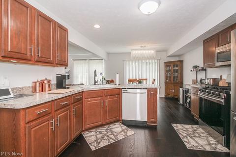 4584 Blush Ct, Lorain, OH 44053 photo 10