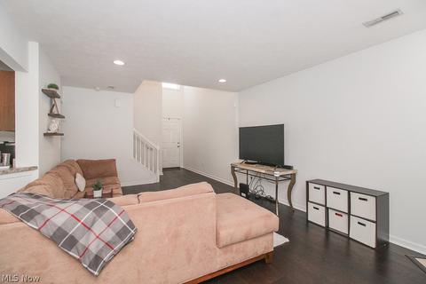 4584 Blush Ct, Lorain, OH 44053 photo 4