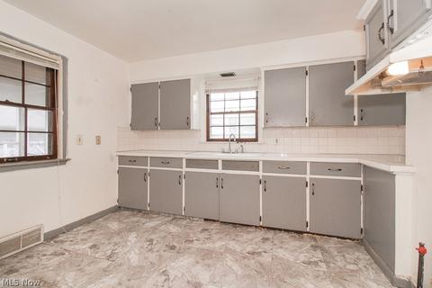 206 14th St, Elyria, OH 44035 photo 9
