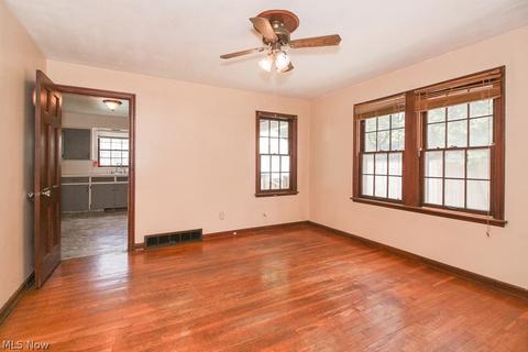 206 14th St, Elyria, OH 44035 photo 4