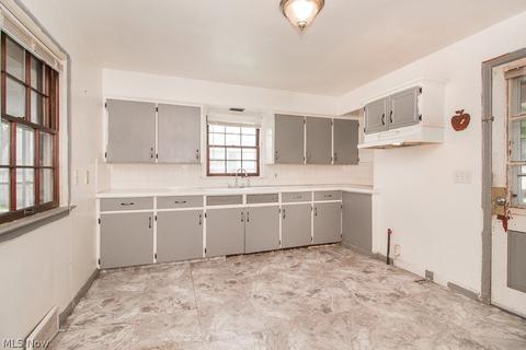 206 14th St, Elyria, OH 44035 photo 6