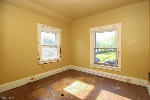 230 Spruce St, Elyria, OH 44035 photo 7