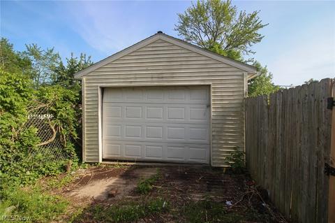 230 Spruce St, Elyria, OH 44035 photo 15