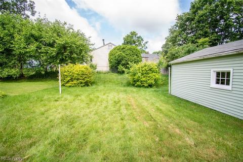561 Audrey Ln, Struthers, OH 44471 photo 7