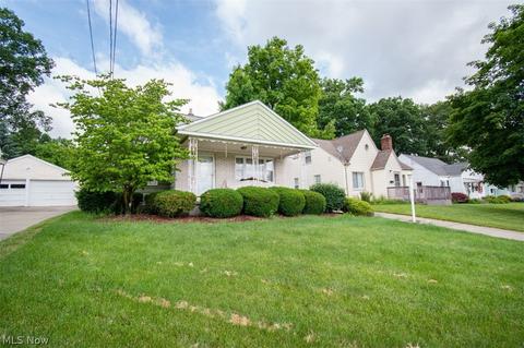 561 Audrey Ln, Struthers, OH 44471 photo 2