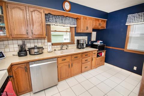 561 Audrey Ln, Struthers, OH 44471 photo 17
