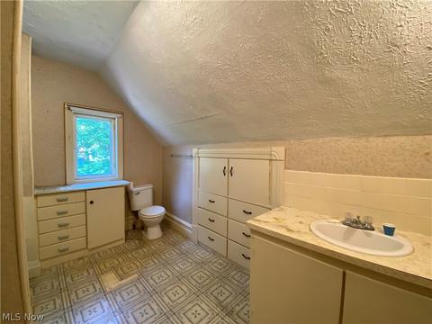 1643 W 8th St, Ashtabula, OH 44004 photo 12