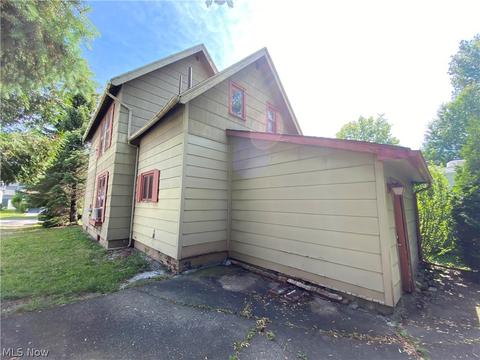 1643 W 8th St, Ashtabula, OH 44004 photo 17