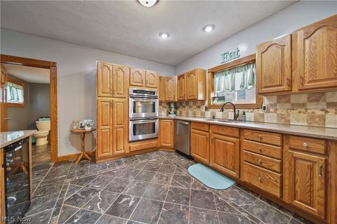 89 E Ashtabula St, Jefferson, OH 44047 photo 7