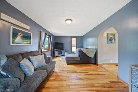 89 E Ashtabula St, Jefferson, OH 44047 photo 5