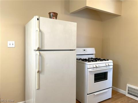 900 E 260th St, Euclid, OH 44132 photo 13