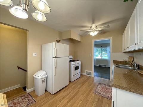 900 E 260th St, Euclid, OH 44132 photo 10
