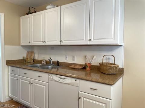 900 E 260th St, Euclid, OH 44132 photo 12
