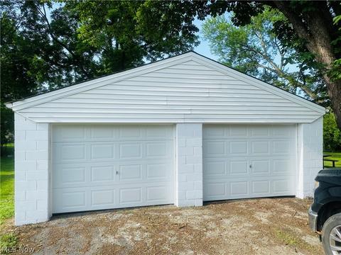 646 Elm St, Struthers, OH 44471 photo 3