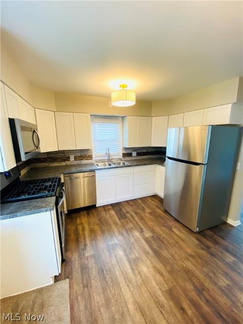 646 Elm St, Struthers, OH 44471 photo 4