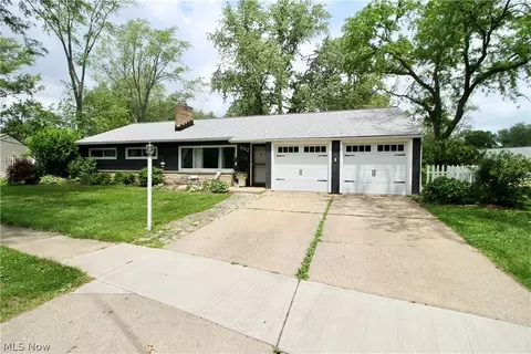 350 Adrian Dr, Berea, OH 44017 photo 1