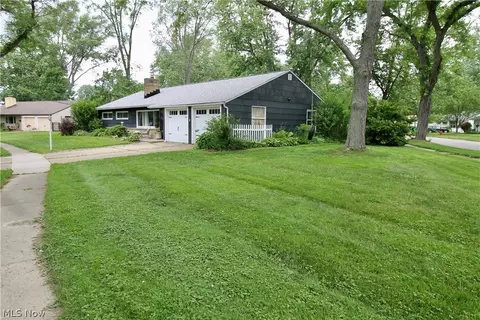 350 Adrian Dr, Berea, OH 44017 photo 26