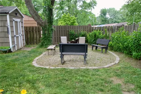 350 Adrian Dr, Berea, OH 44017 photo 29