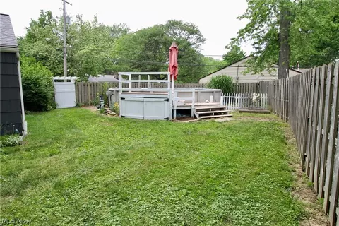 350 Adrian Dr, Berea, OH 44017 photo 33