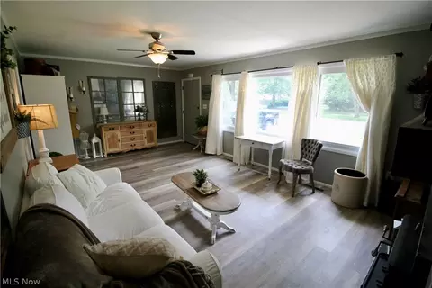 350 Adrian Dr, Berea, OH 44017 photo 5