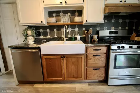 350 Adrian Dr, Berea, OH 44017 photo 11