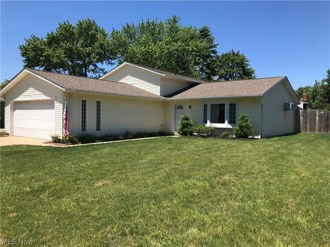157 Valley Forge Cir, Elyria, OH 44035 photo 1
