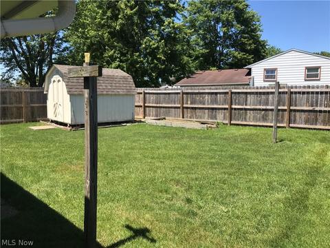 157 Valley Forge Cir, Elyria, OH 44035 photo 7