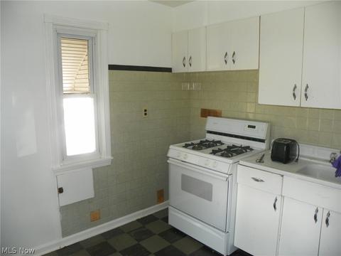5902 Gerald Ave, Parma, OH 44129 photo 5