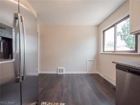 935 E 248th St, Euclid, OH 44123 photo 10